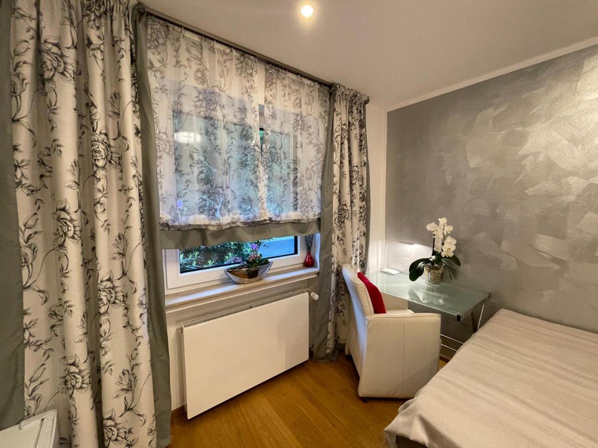 Airport Rooms Waldblick Kolonia Zewnętrze zdjęcie